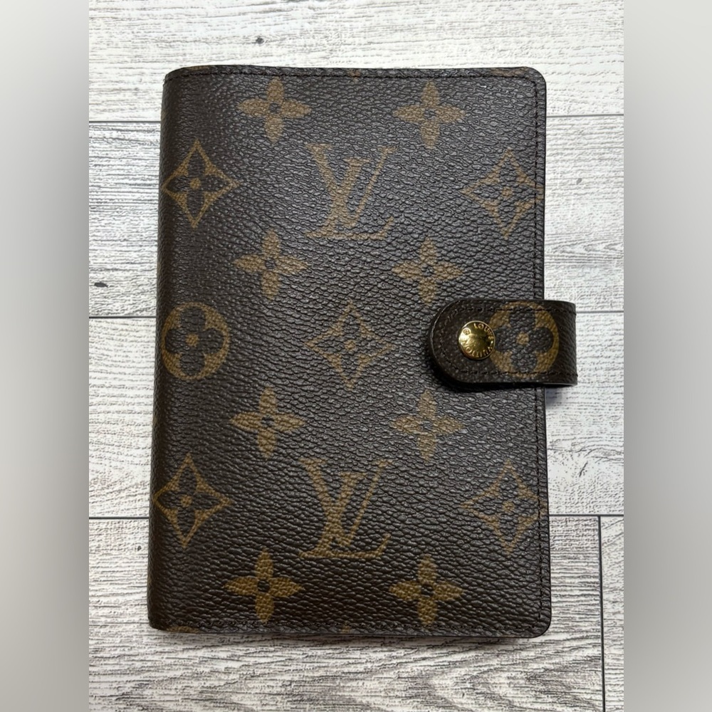 💯 Authentic Louis Vuitton Small Ring Agenda + Box and Refill - Picture 2 of 11
